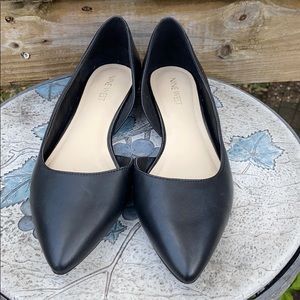 Nine West black pointed toe Flats